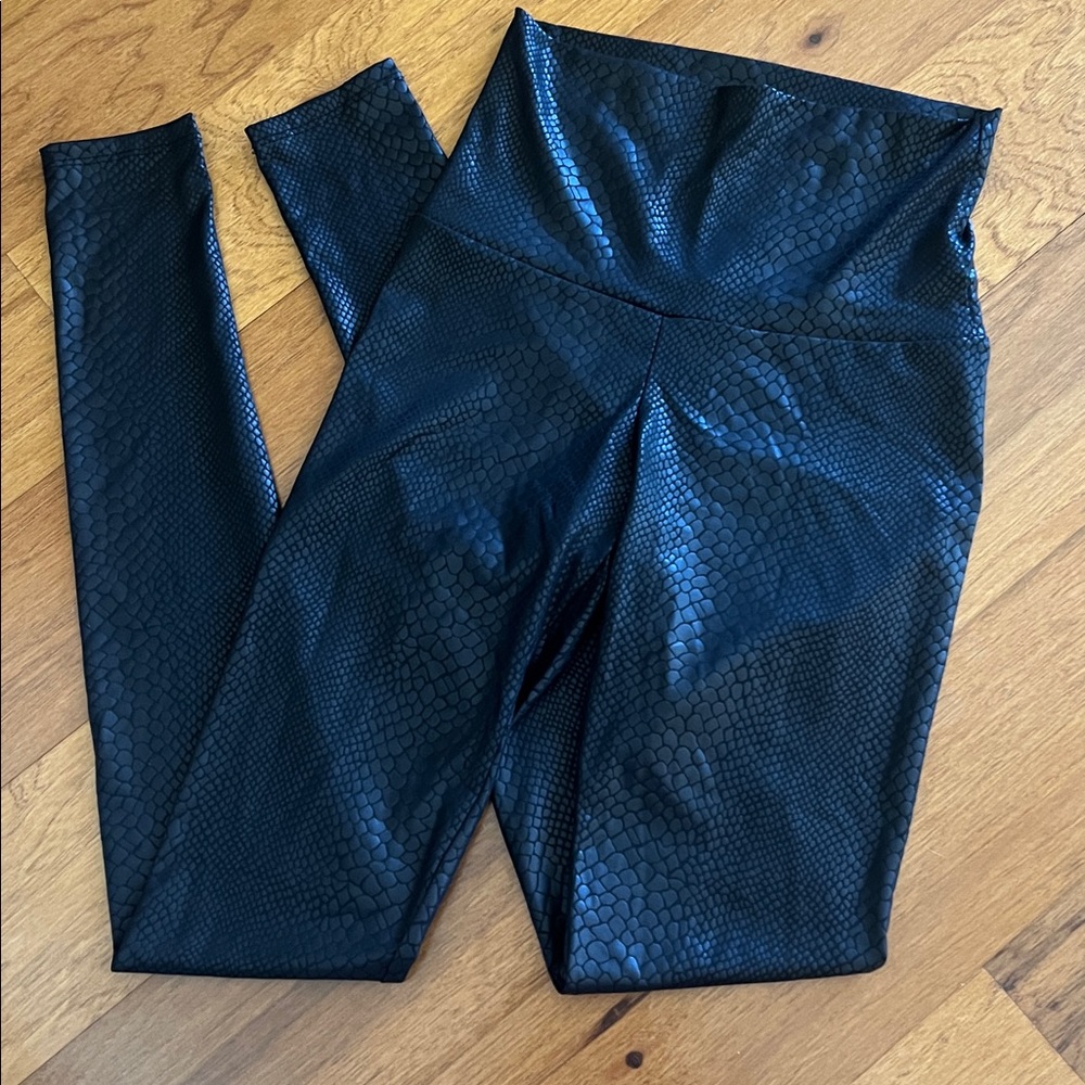 CHERISH BLACK SNAKE SKIN FAUX LEATHER LEGGINGS - Picture 7 of 12